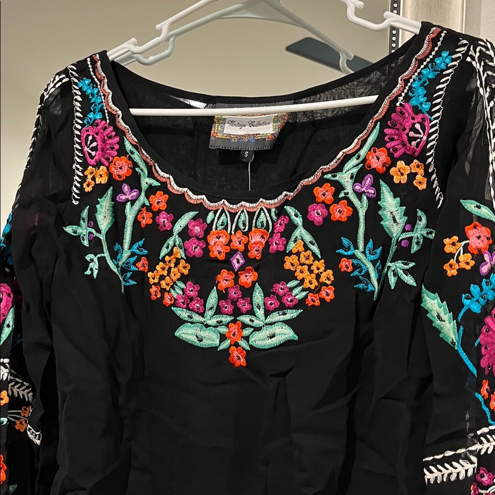 Vintage Collection Springtime Floral Tunic - Picture 4 of 11